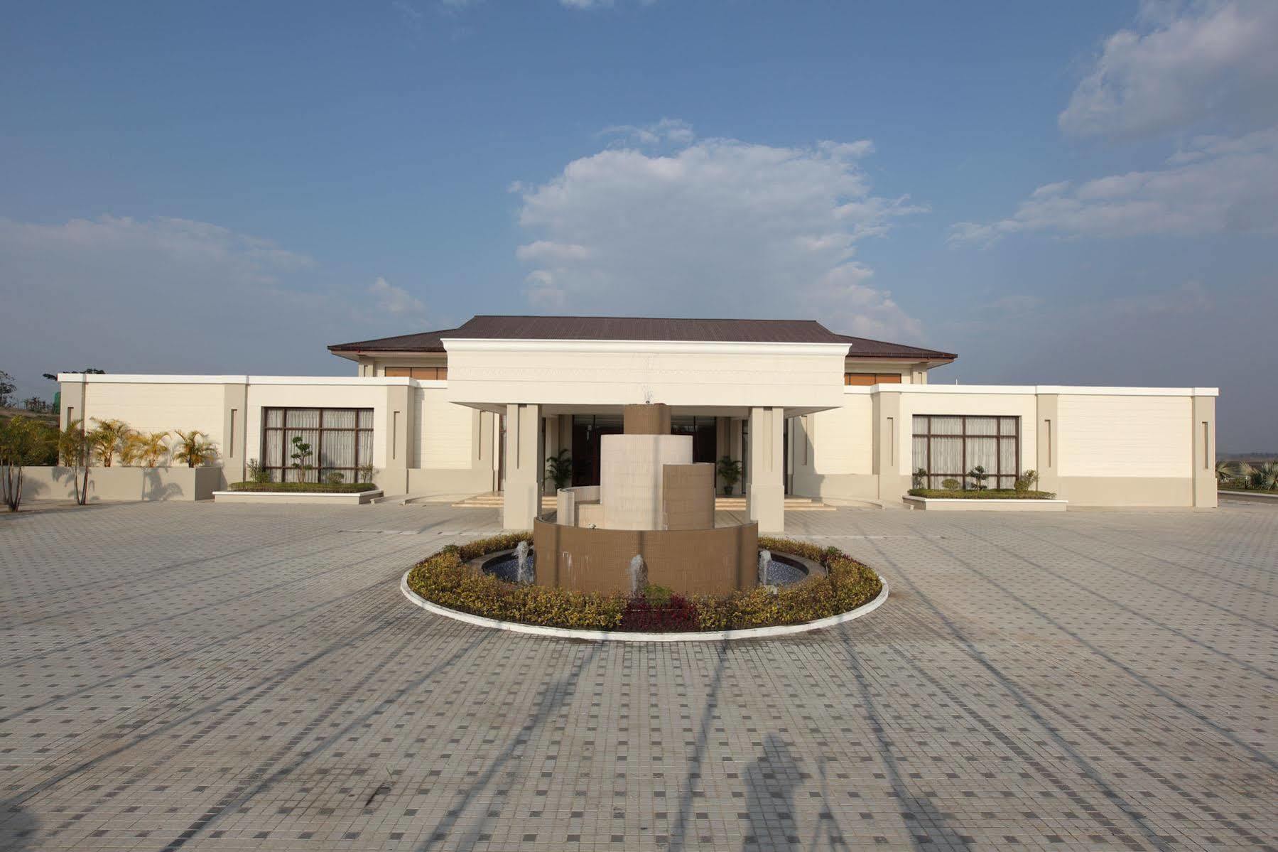 Hotel Max Nay Pyi Taw Naypyidaw ภายนอก รูปภาพ