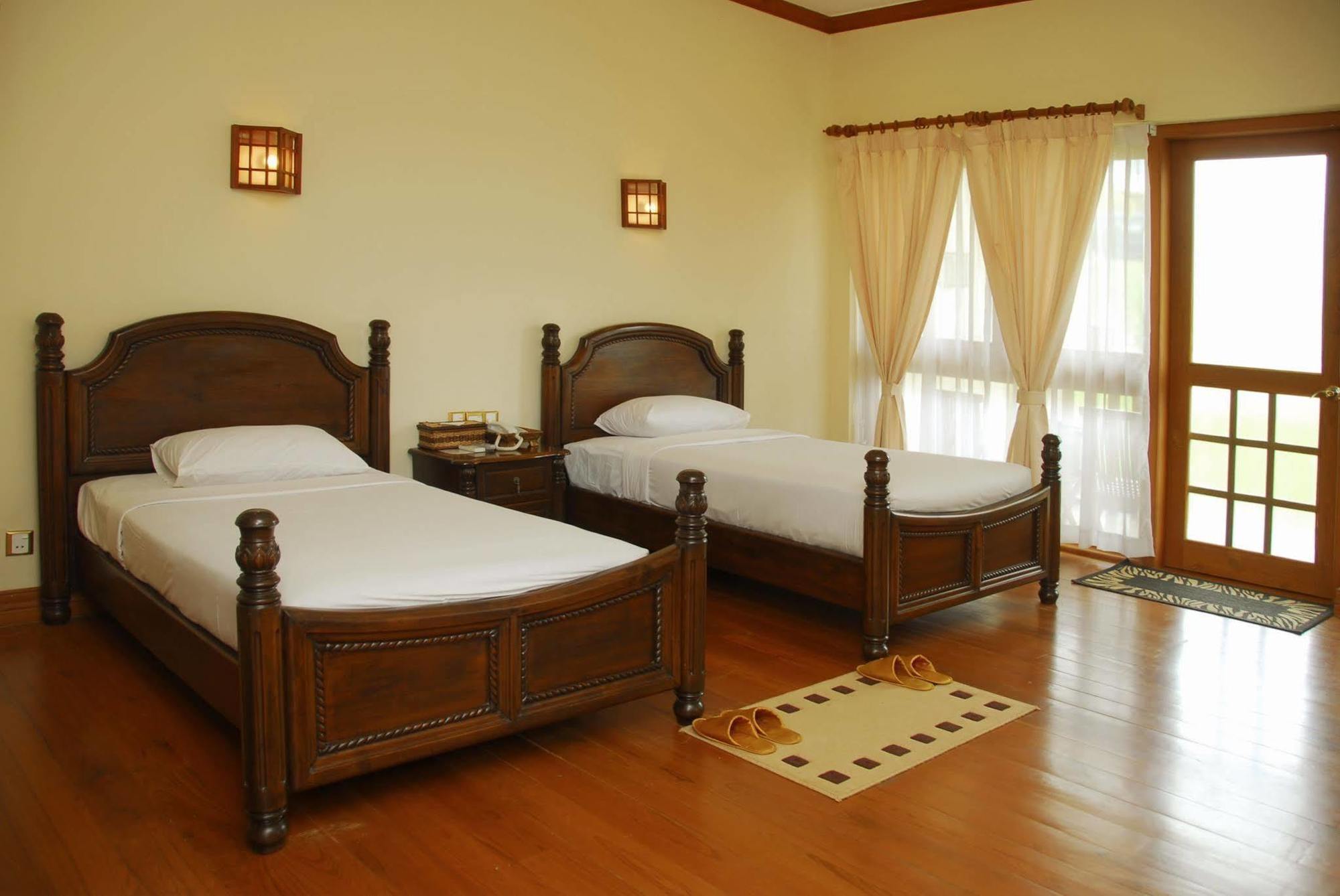 Hotel Max Nay Pyi Taw Naypyidaw ภายนอก รูปภาพ