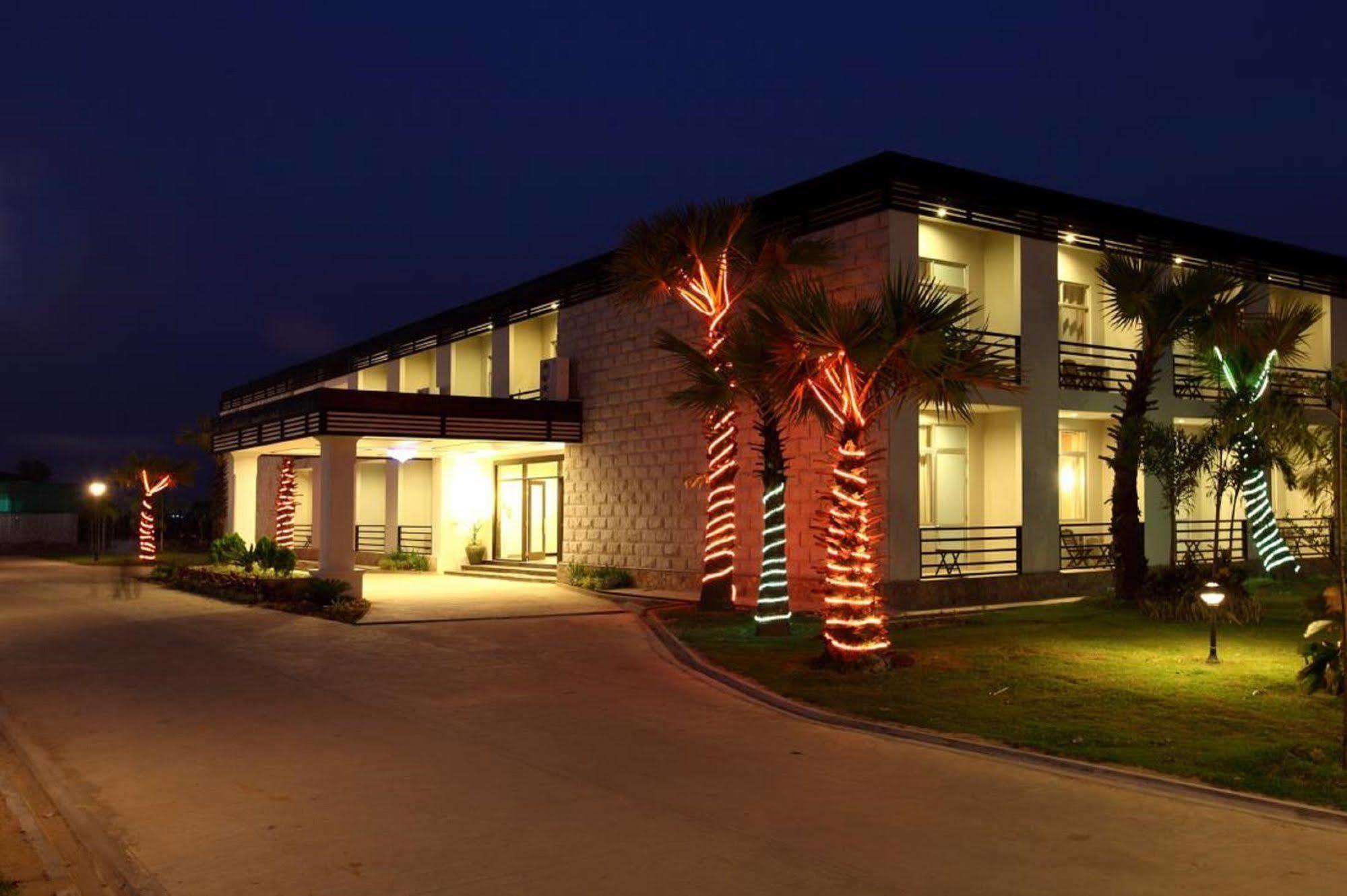 Hotel Max Nay Pyi Taw Naypyidaw ภายนอก รูปภาพ